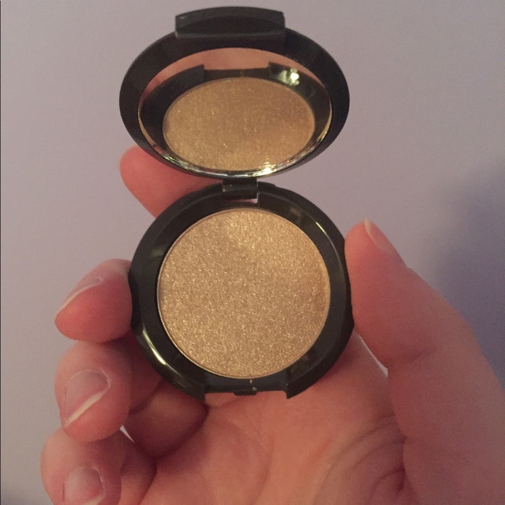 BECCA Small Skin Perfector Pressed in Opal
